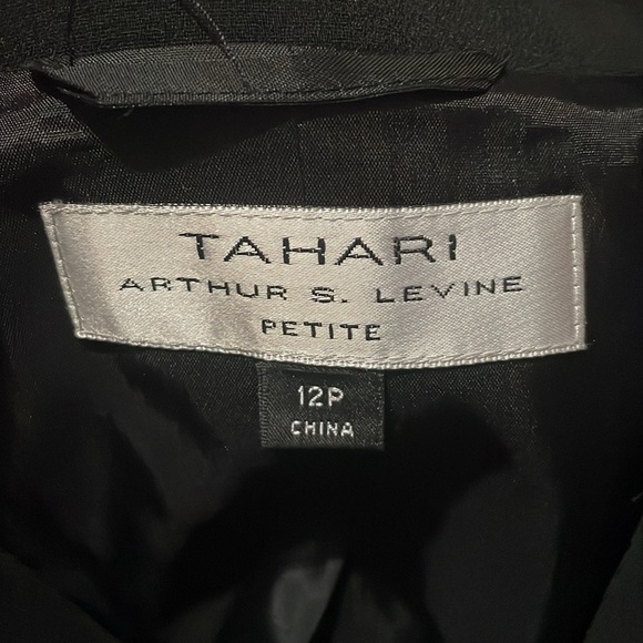 Tahari Blazer Womens 12P Black Classic Career Suit Jacket Gold buttons Lined - Picture 5 of 12